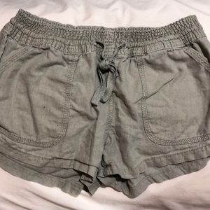 Altar’d state essential linen shorts